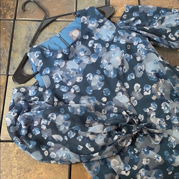 Vince Camuto Cold Shoulder Floral Dress size 4 - Picture 2 of 6